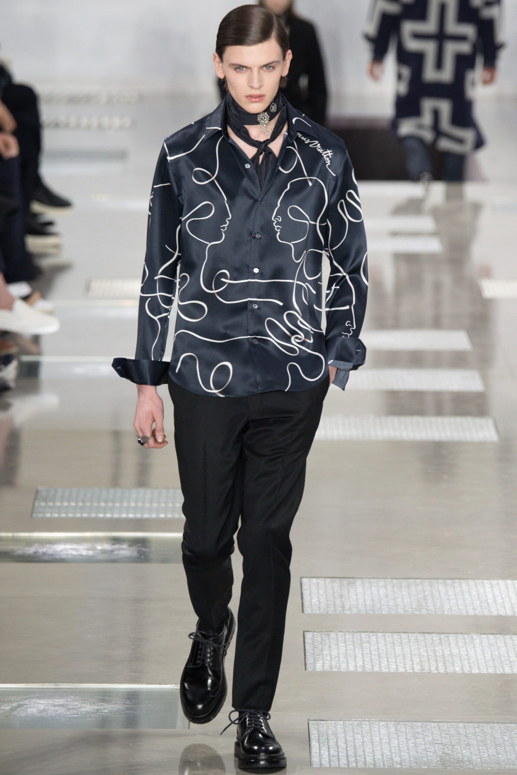 Louis Vuitton F/W 16 Menswear Look 16