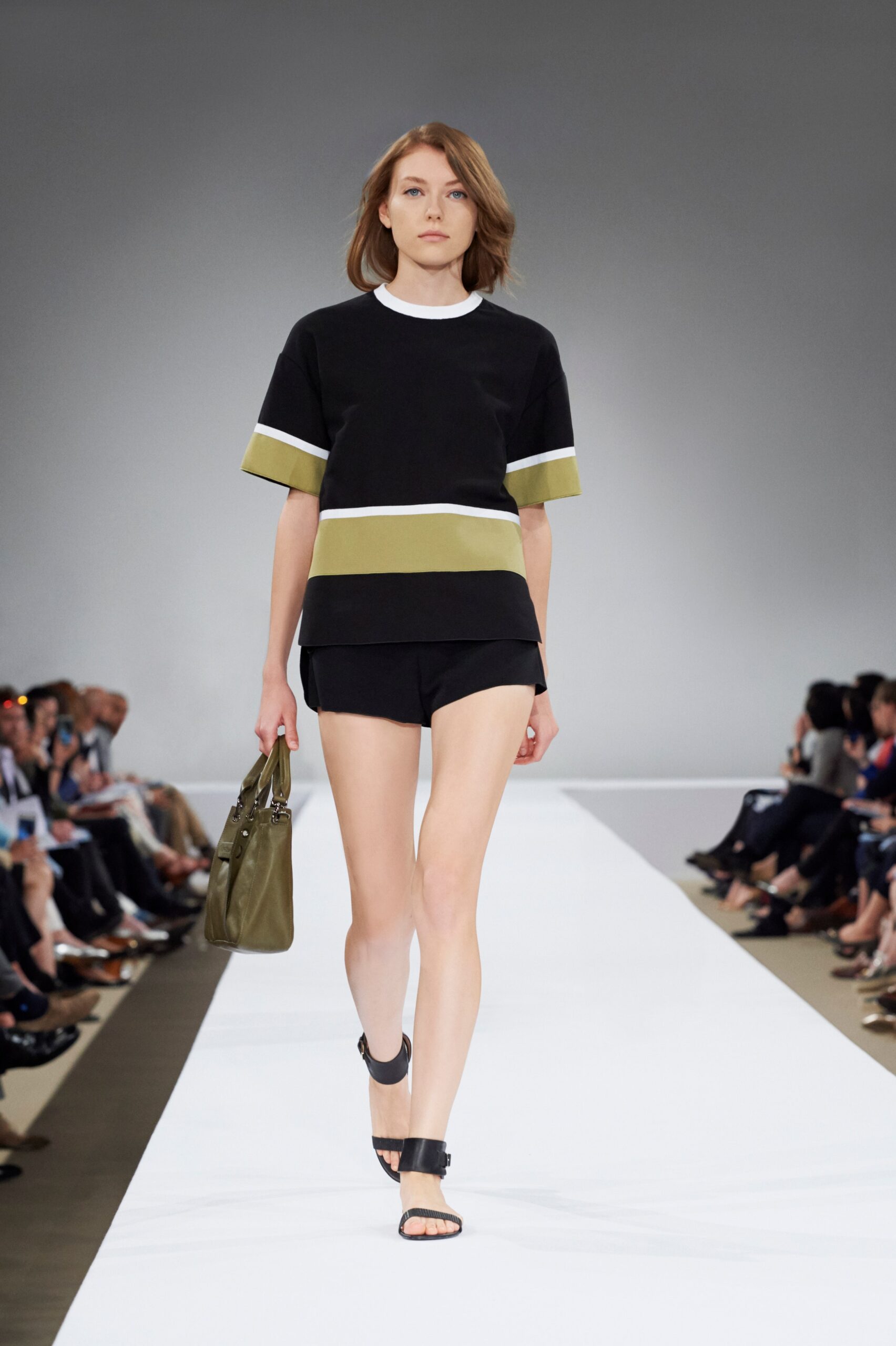 Longchamp S/S 16 Look 13
