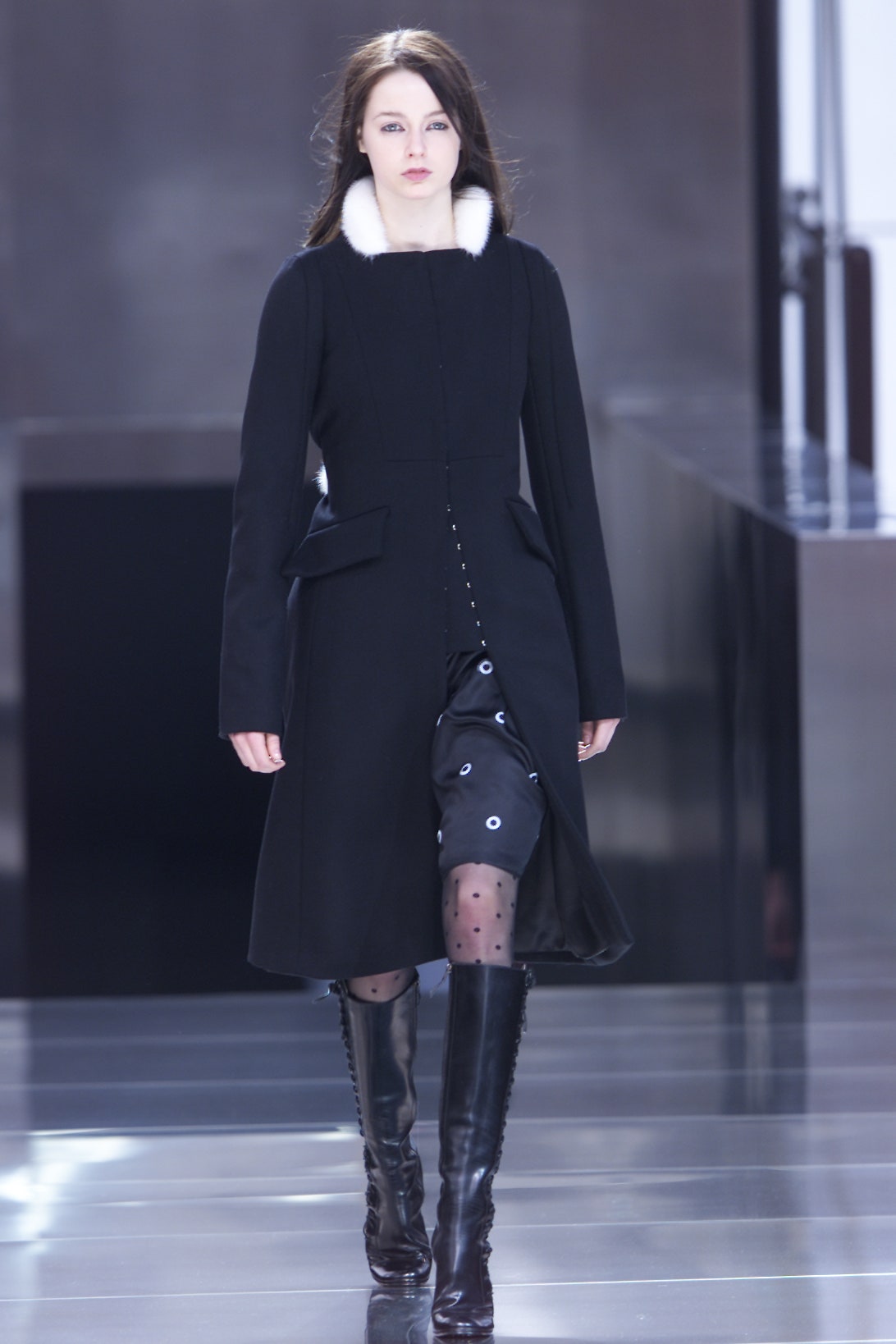 Louis Vuitton F/W 01 Look 4