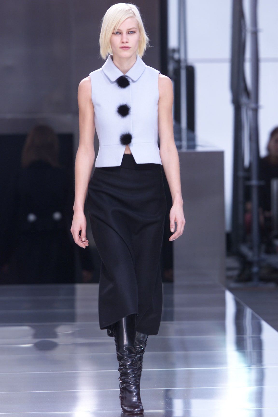 Louis Vuitton F/W 01 Look 5