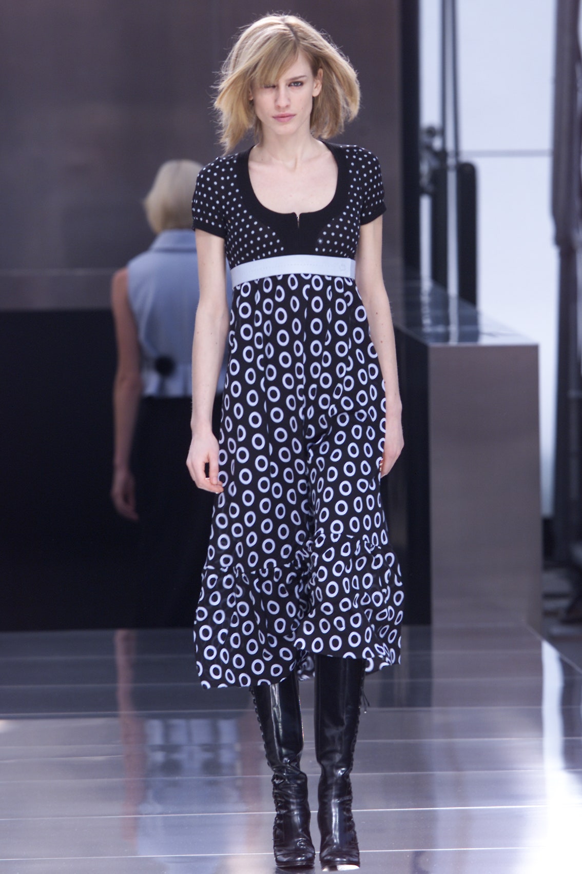 Louis Vuitton F/W 01 Look 7