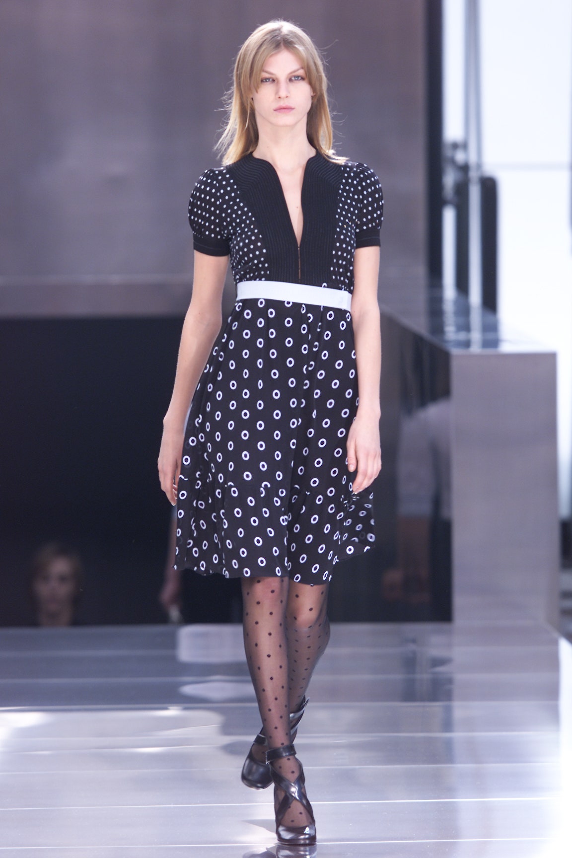 Louis Vuitton F/W 01 Look 8