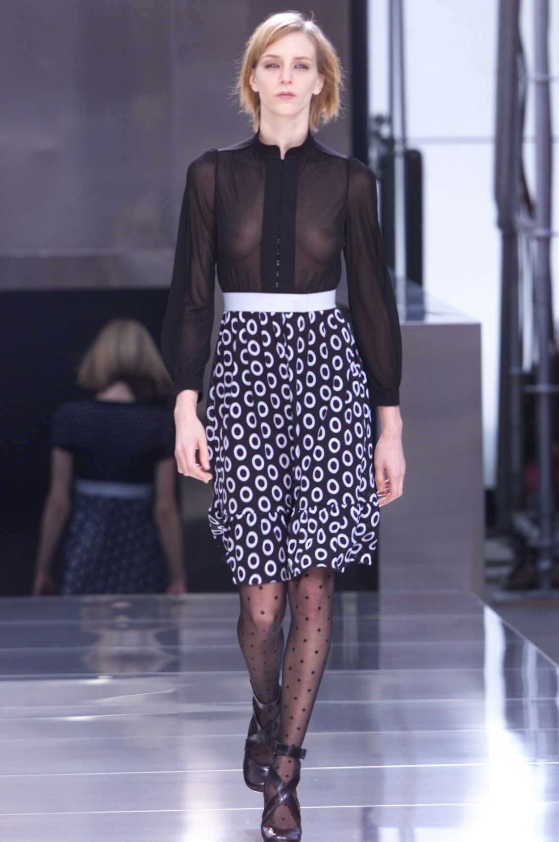 Louis Vuitton F/W 01 Look 9