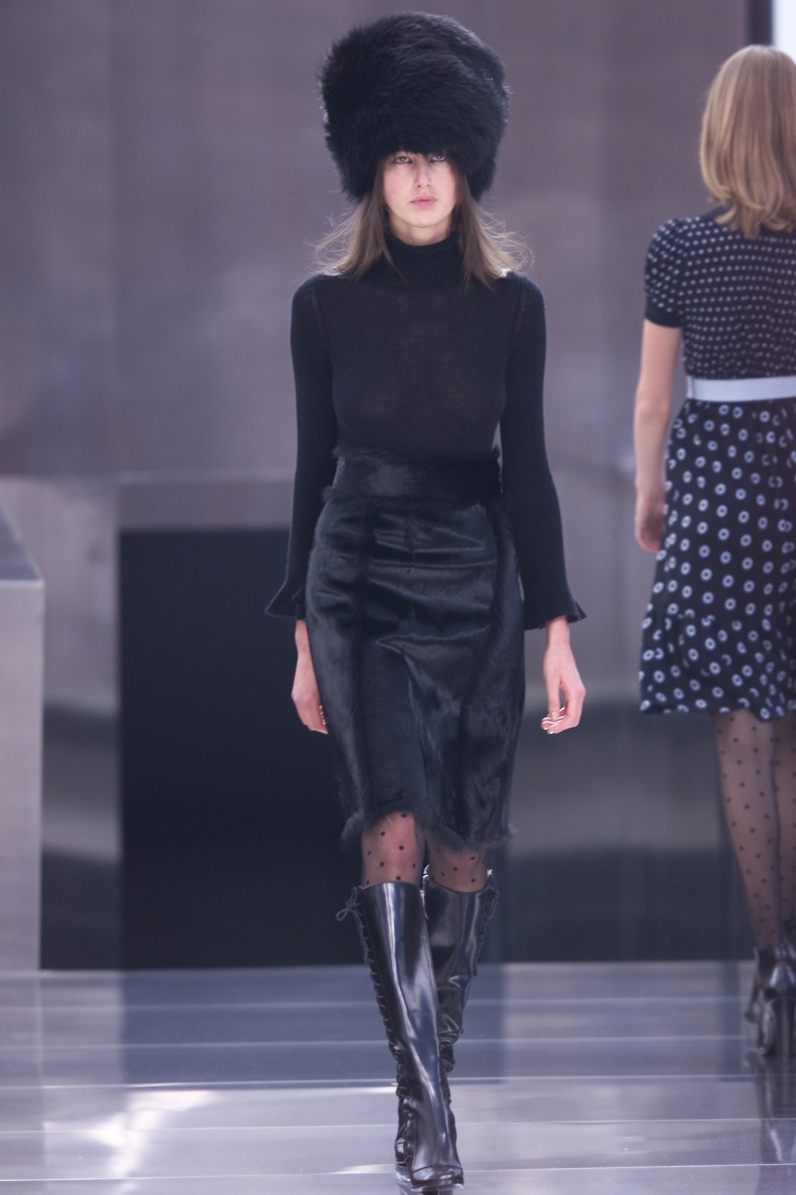 Louis Vuitton F/W 01 Look 10