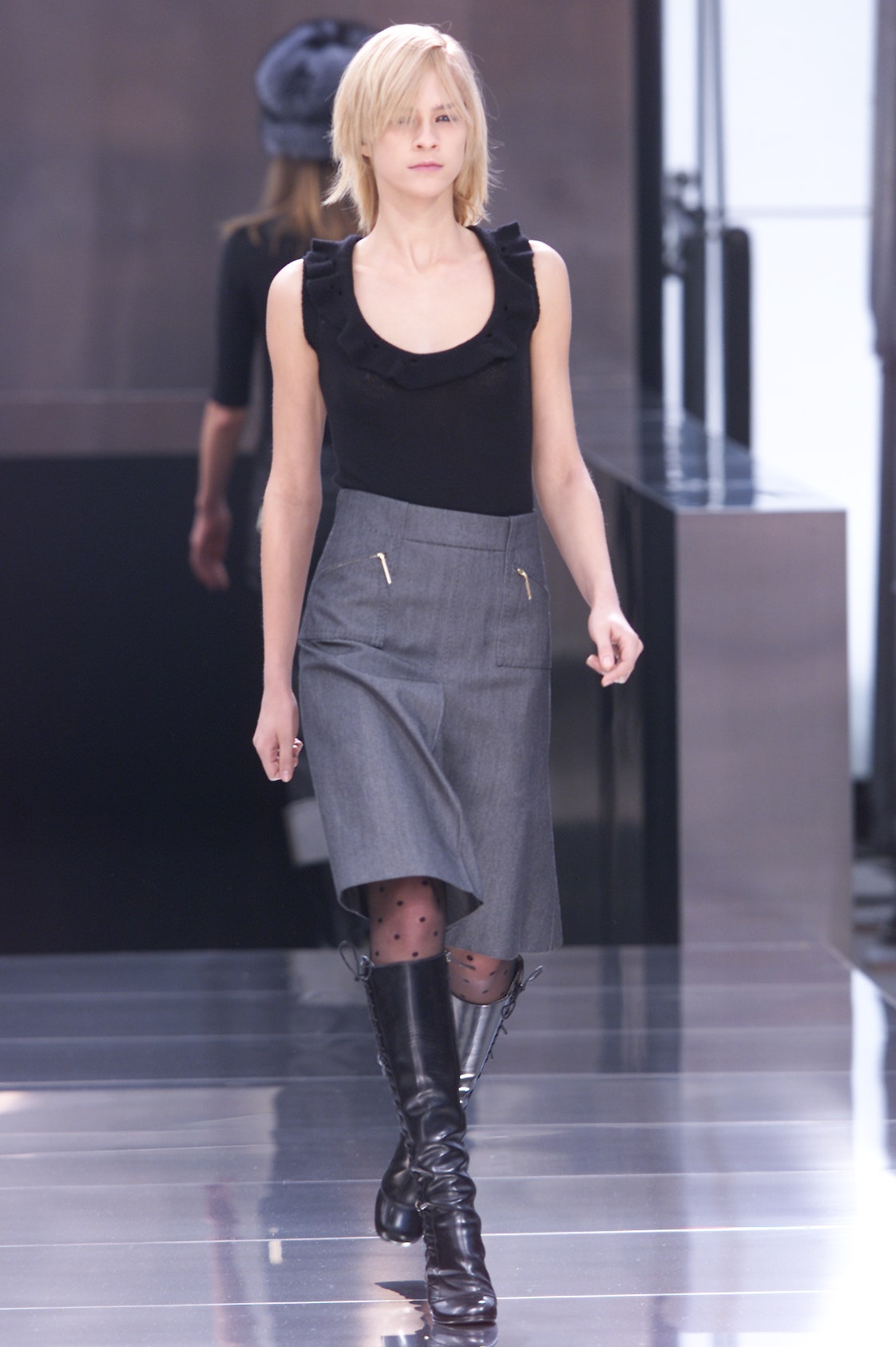 Louis Vuitton F/W 01 Look 15