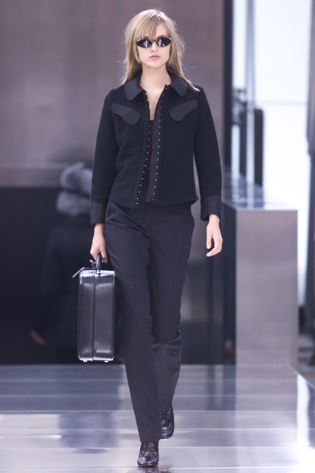 Louis Vuitton F/W 01 Look 19