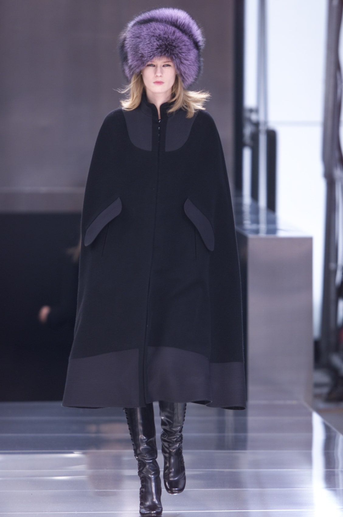 Louis Vuitton F/W 01 Look 20