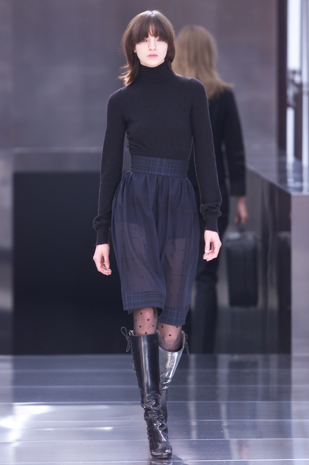 Louis Vuitton F/W 01 Look 21