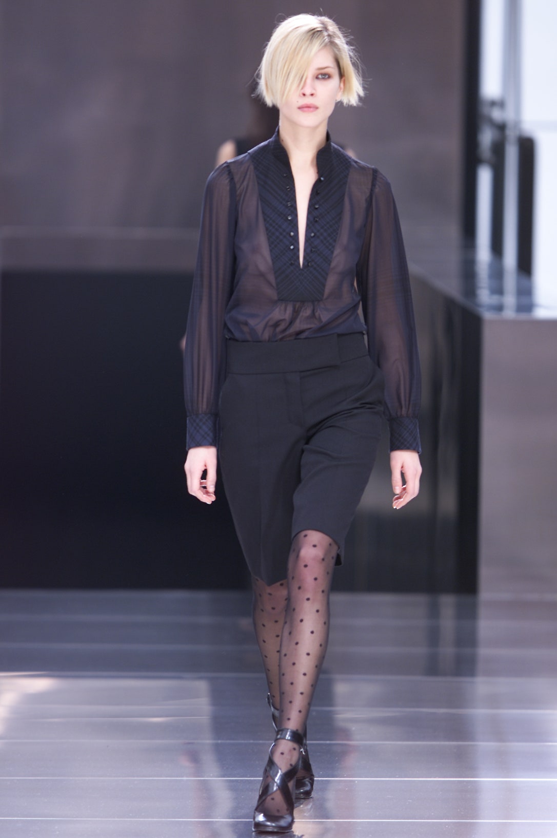 Louis Vuitton F/W 01 Look 24
