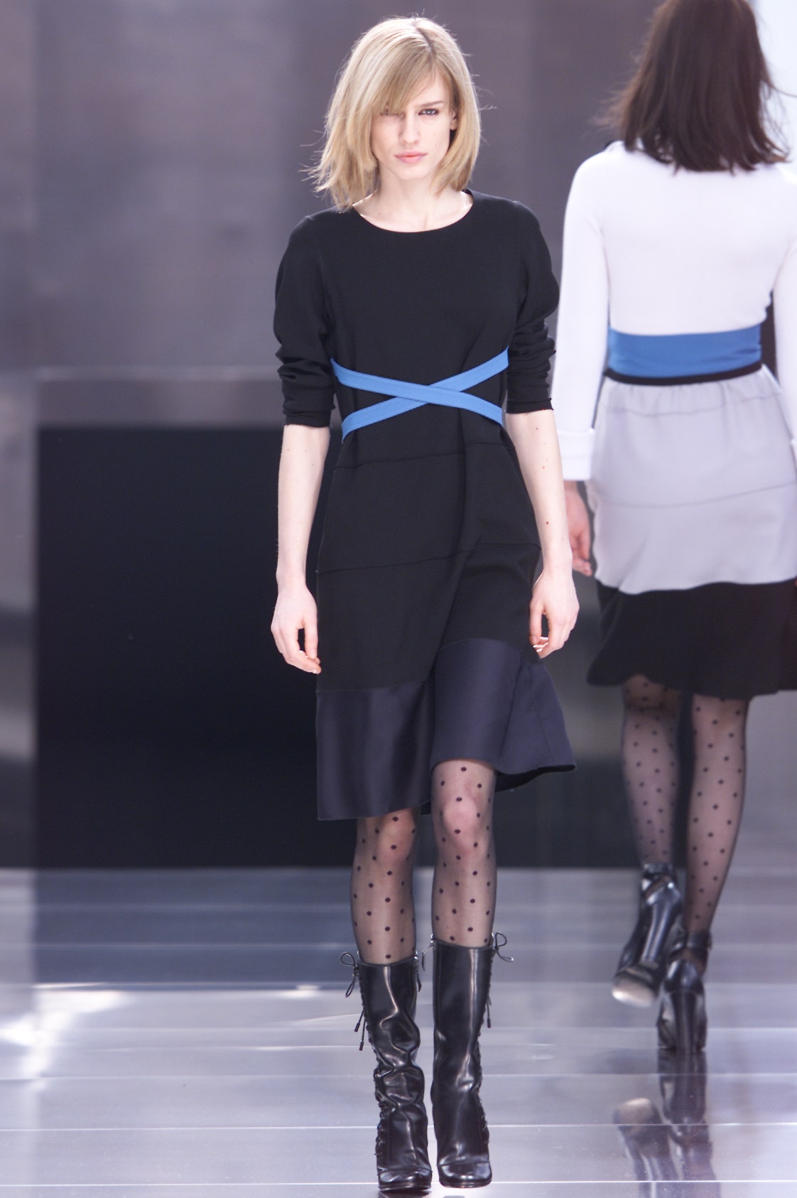 Louis Vuitton F/W 01 Look 30