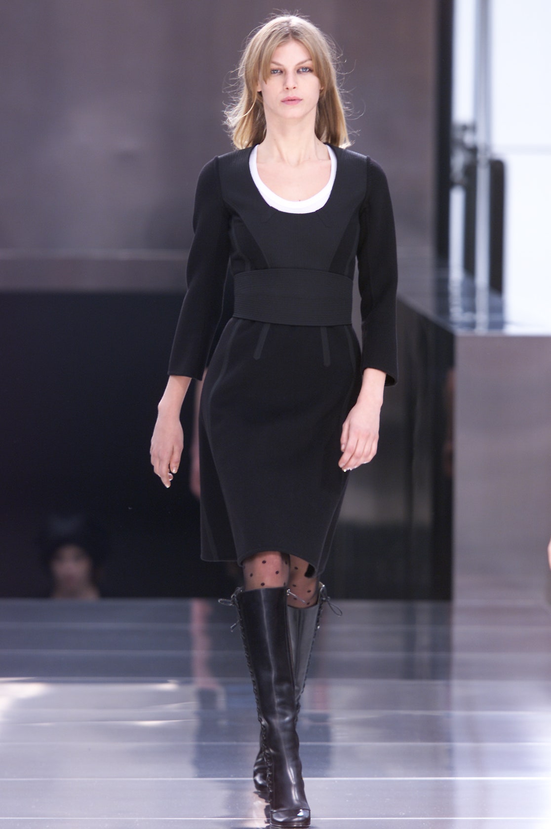 Louis Vuitton F/W 01 Look 31