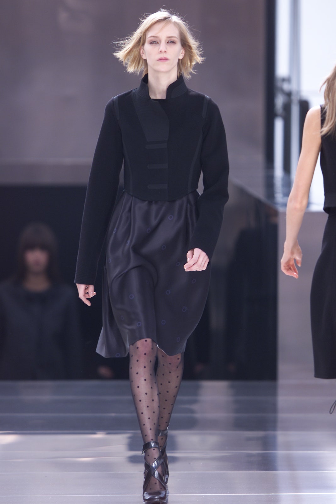 Louis Vuitton F/W 01 Look 35