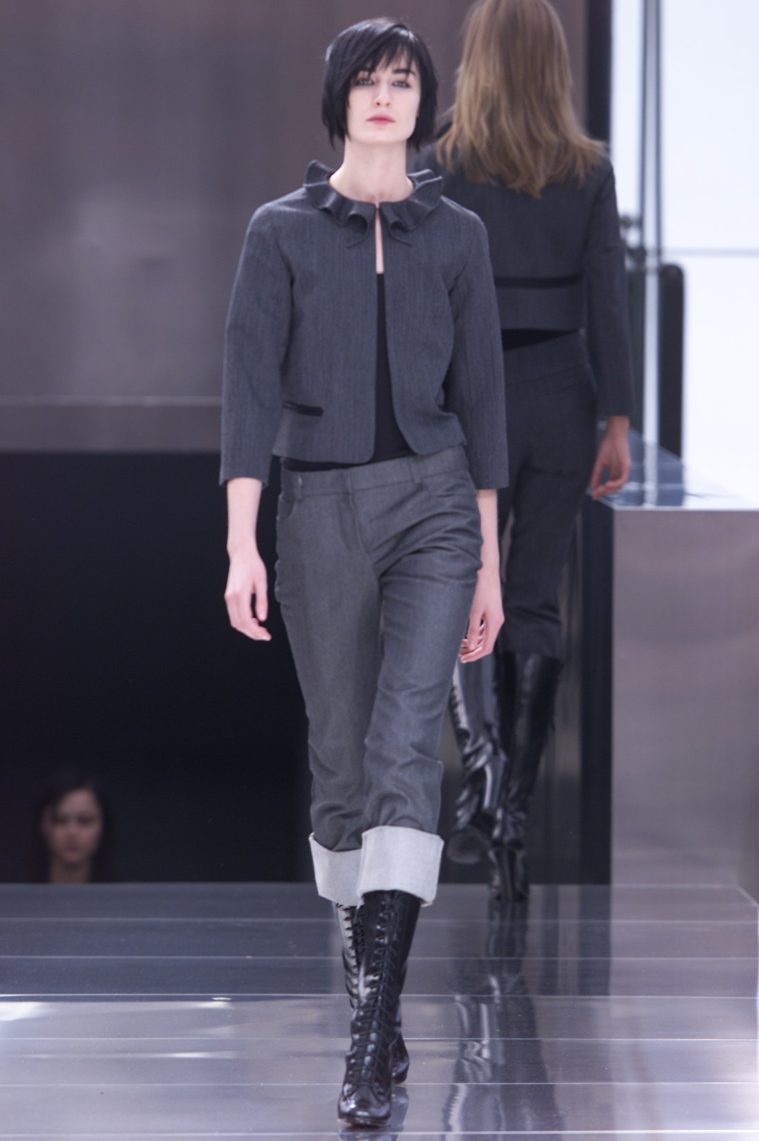 Louis Vuitton F/W 01 Look 40