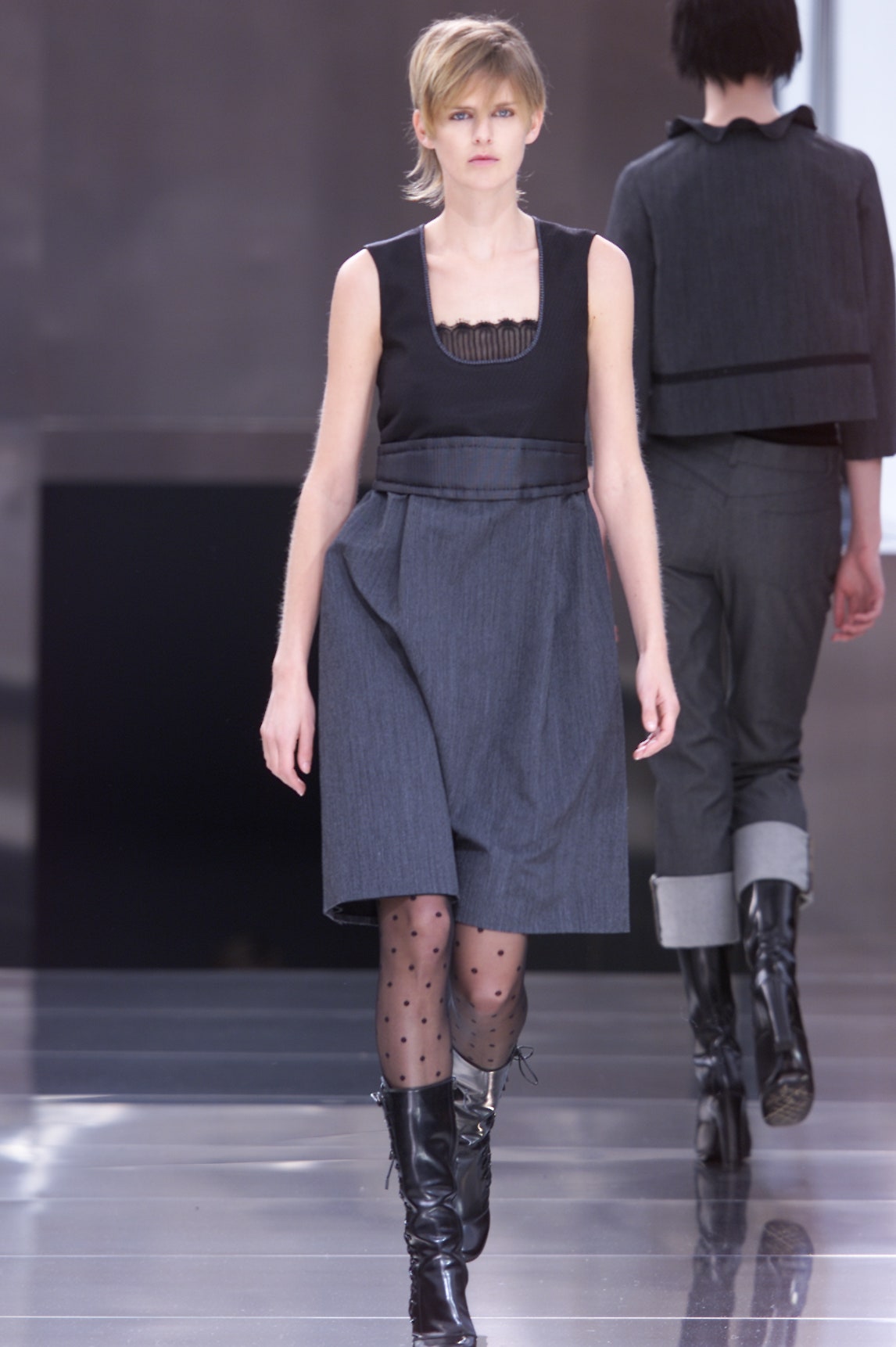 Louis Vuitton F/W 01 Look 42