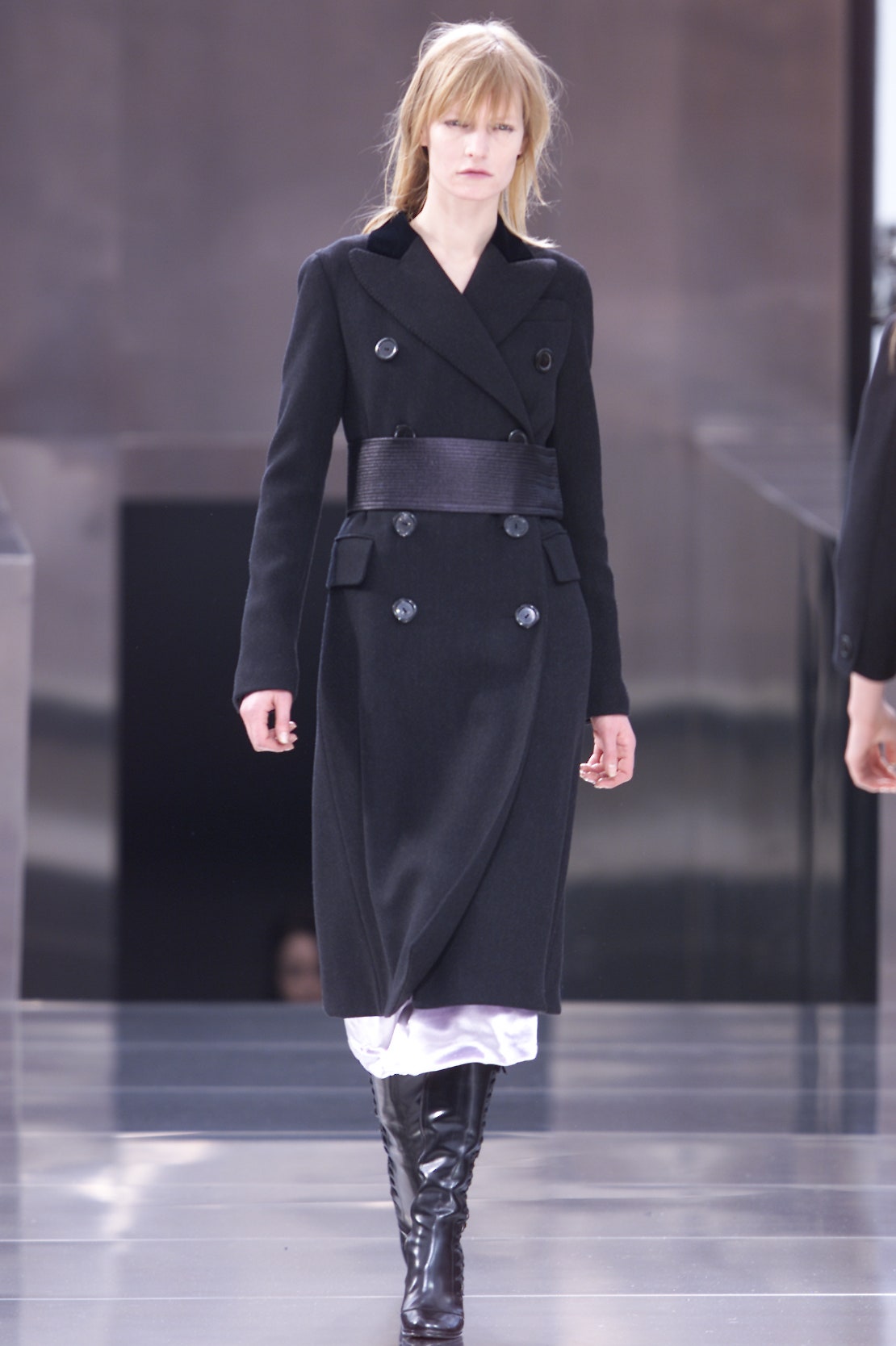Louis Vuitton F/W 01 Look 45