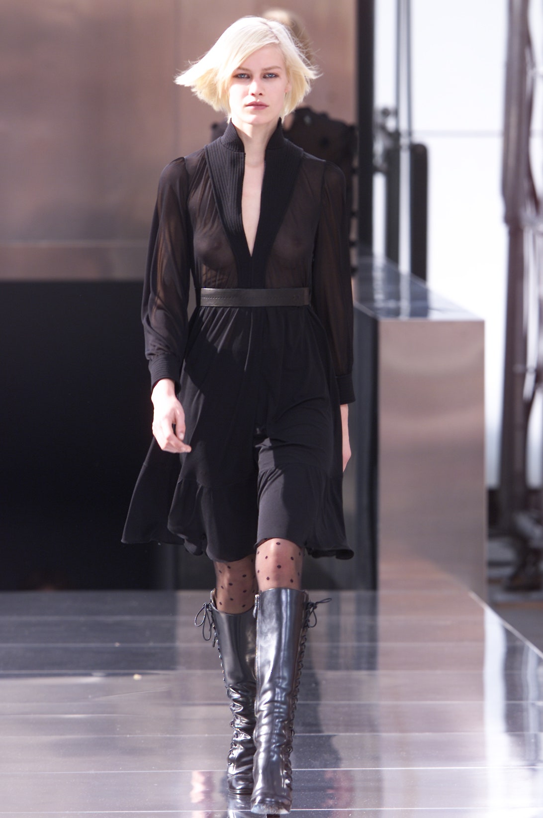 Louis Vuitton F/W 01 Look 52