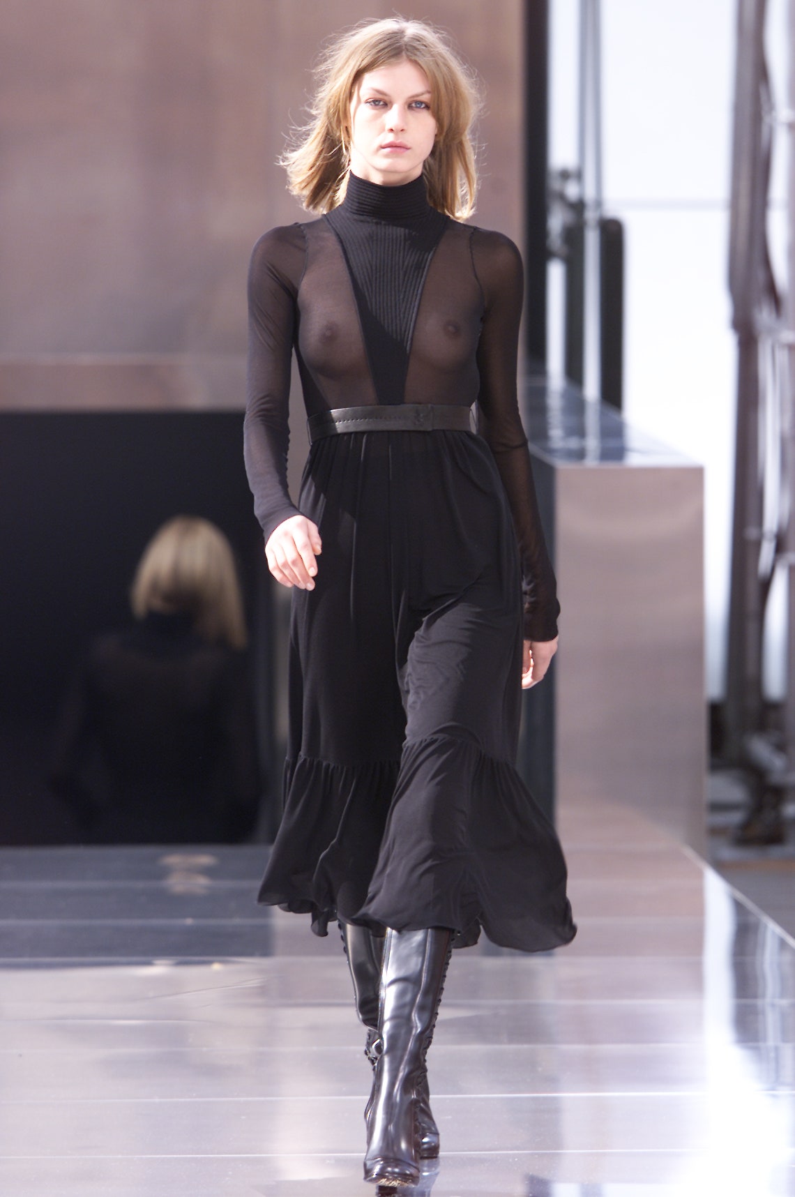 Louis Vuitton F/W 01 Look 53