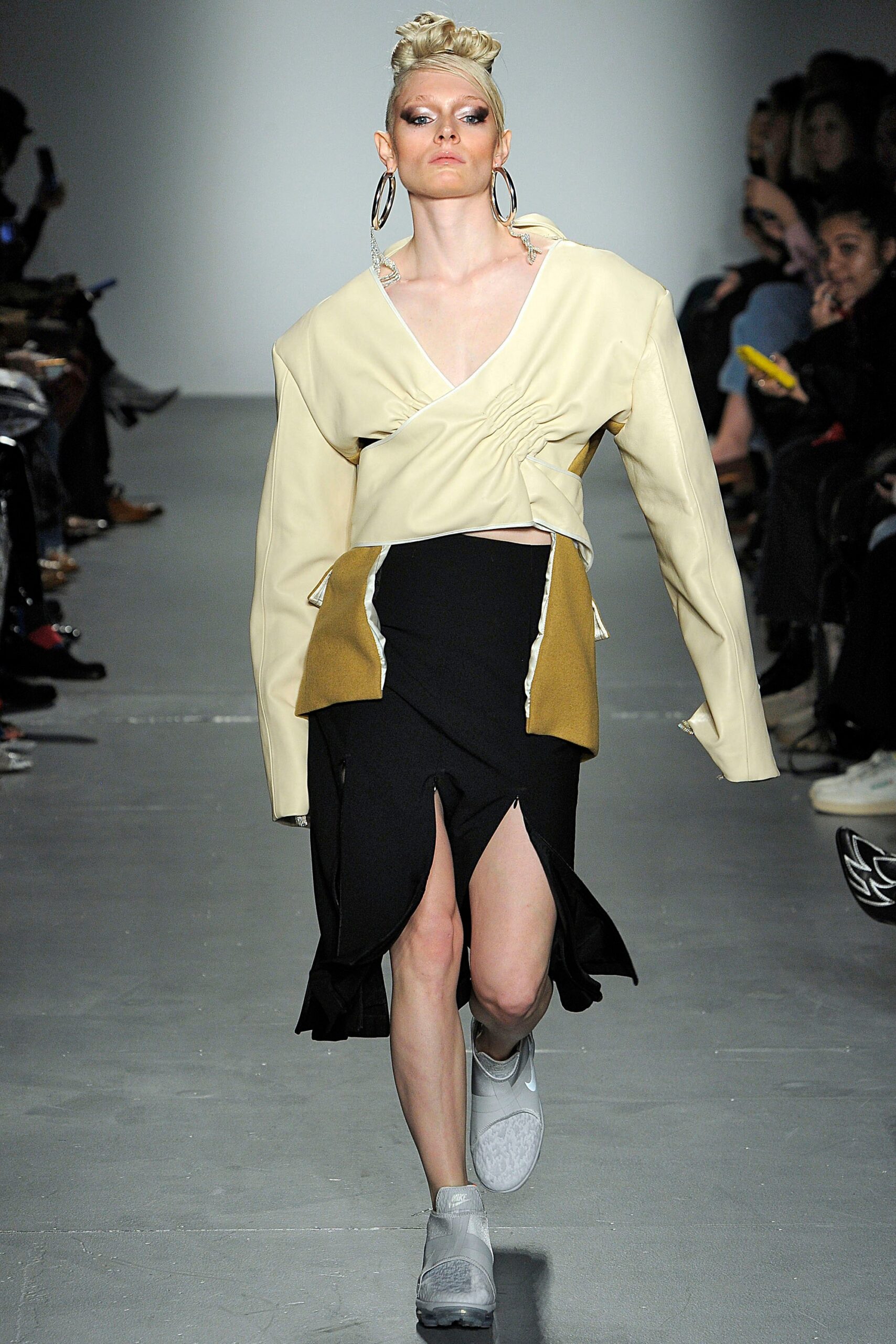 Luar F/W 18 Look 14