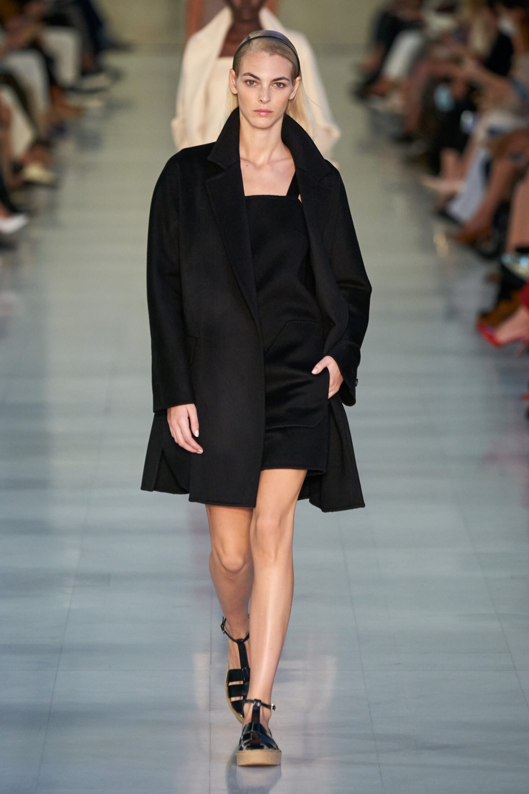 Max Mara S/S 22 Look 1