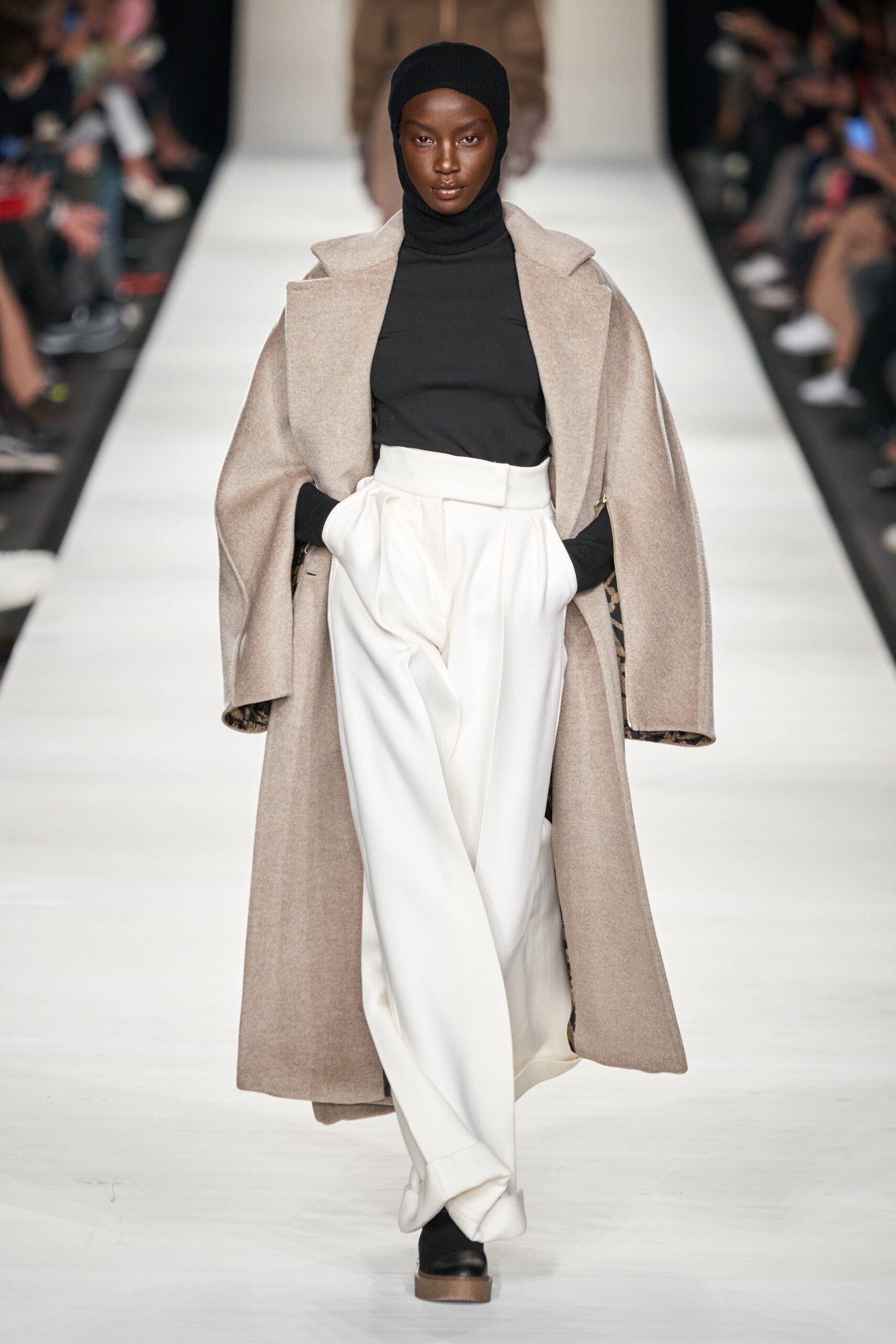 Max Mara F/W 22 Look 2