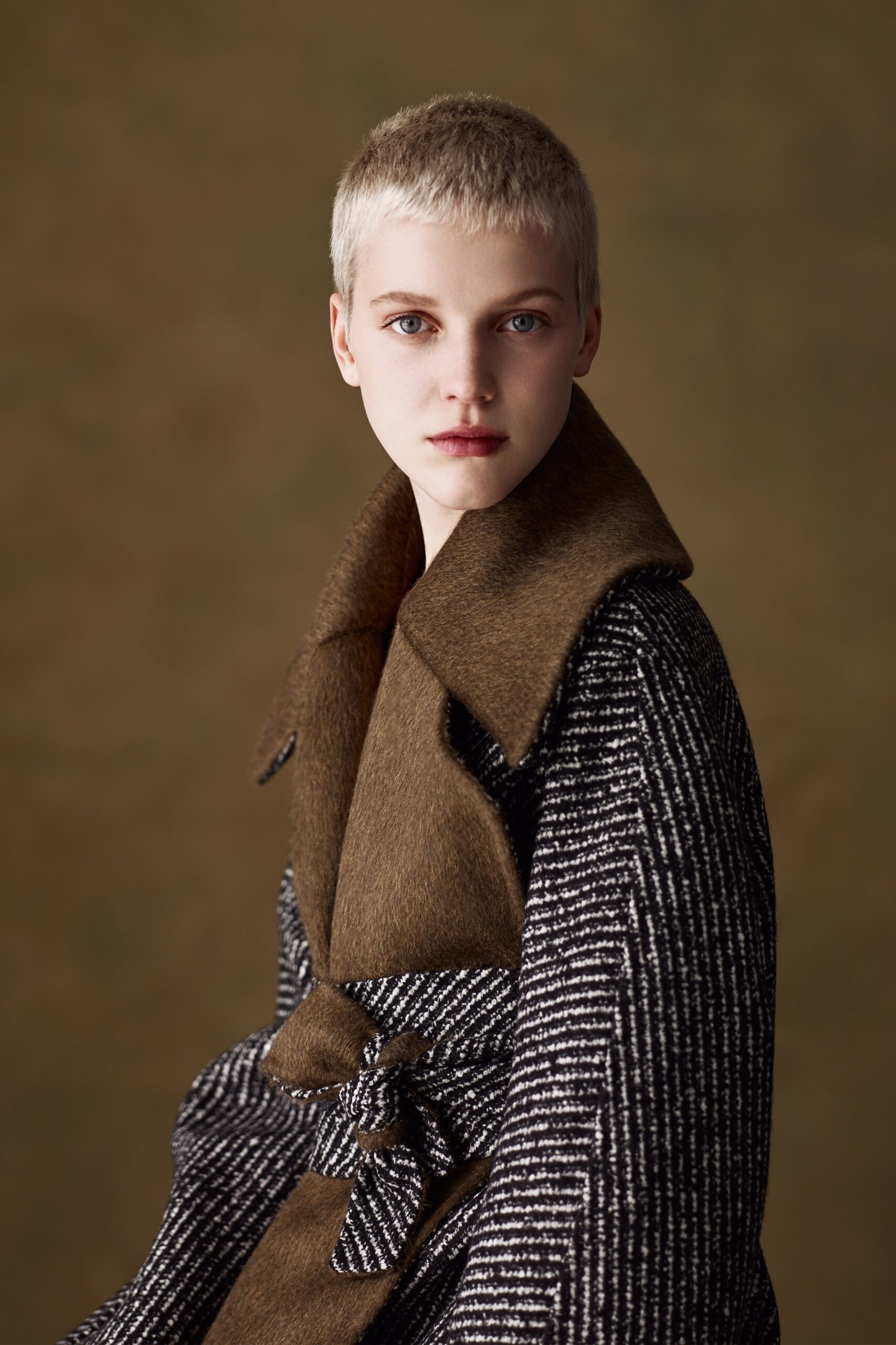 Max Mara Atelier F/W 22 Look 8