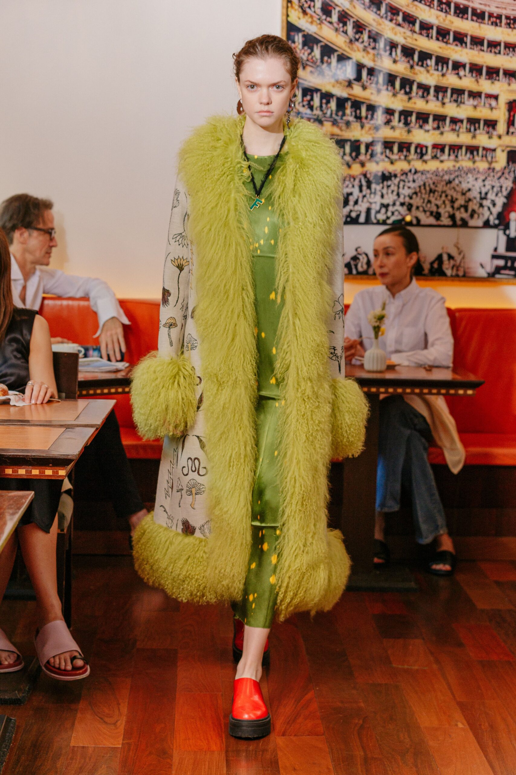 Marina Moscone Resort 22 Look 9