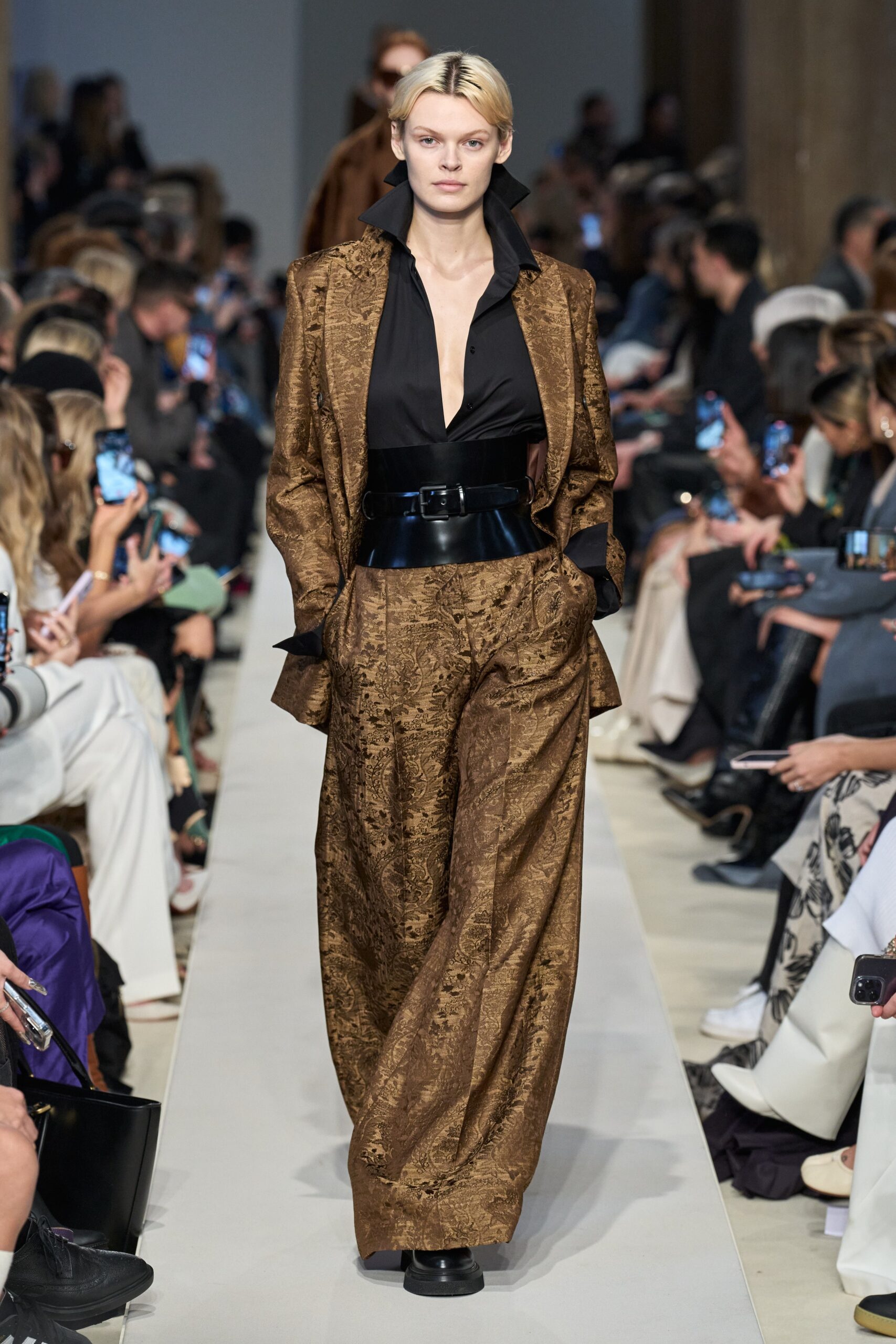 Max Mara F/W 23 Look 11