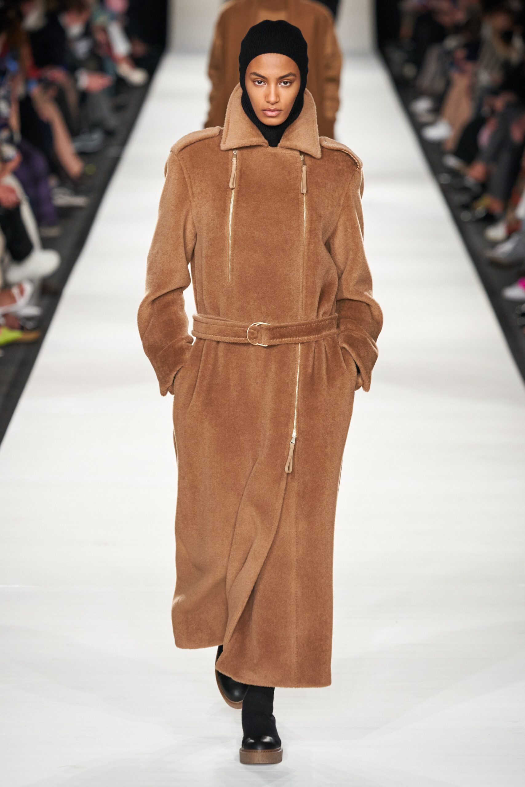 Max Mara F/W 22 Look 13