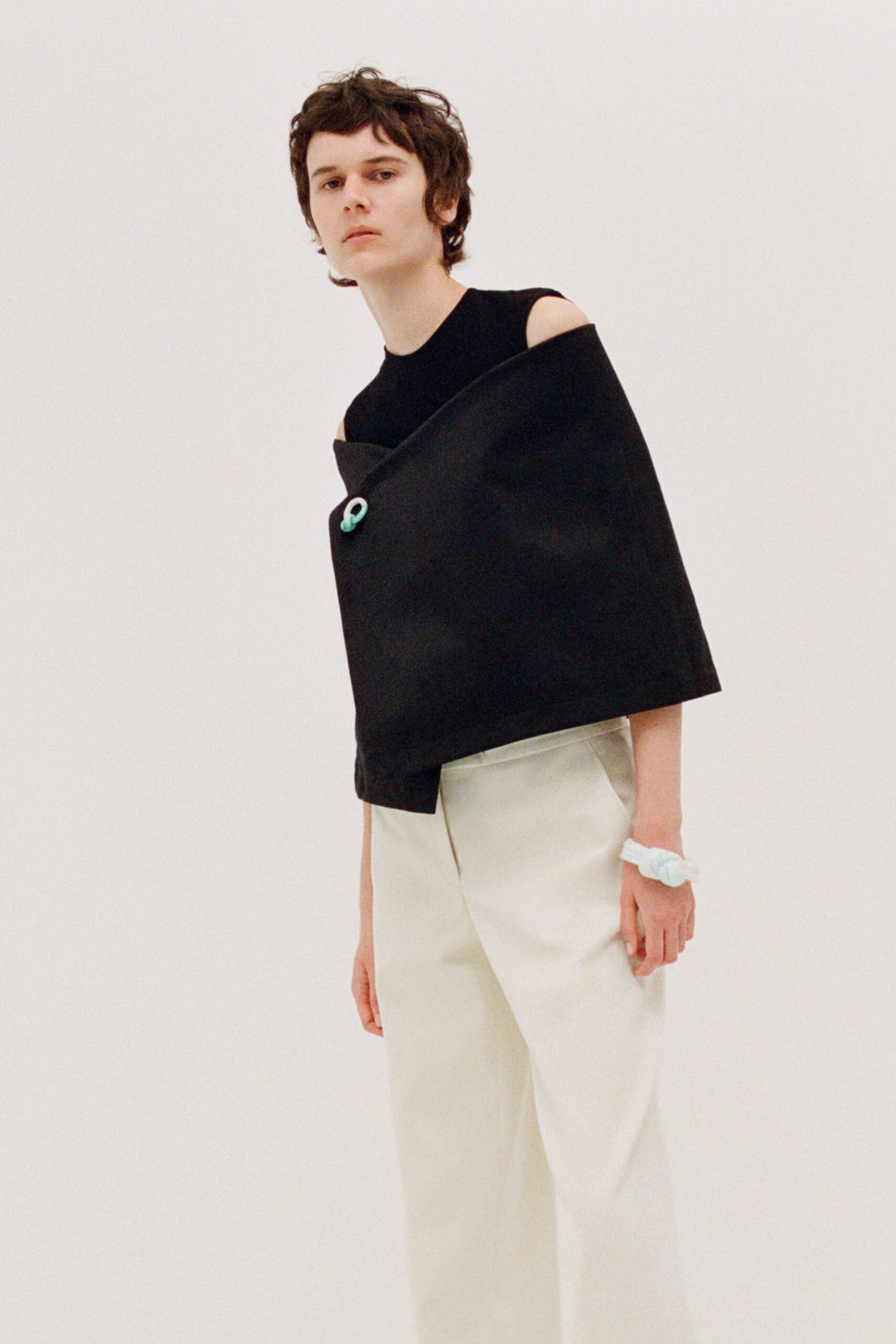 Marina Moscone Resort 20 Look 14