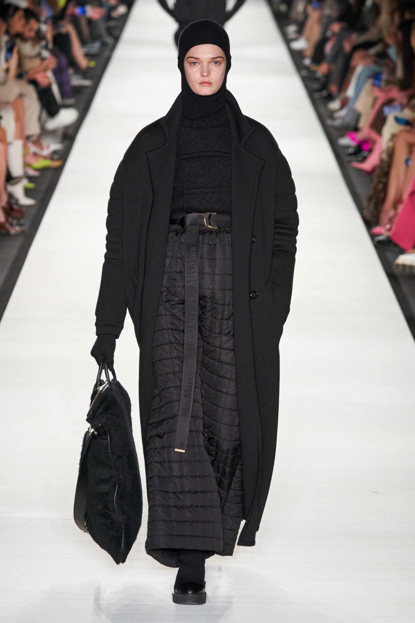 Max Mara F/W 22 Look 15