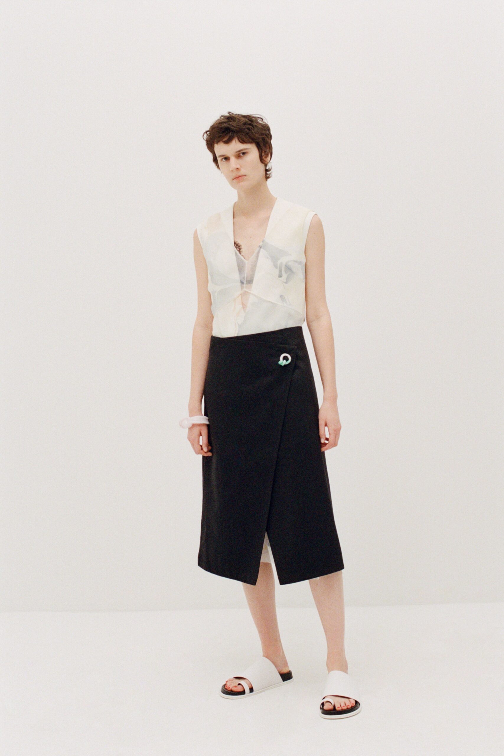 Marina Moscone Resort 20 Look 16
