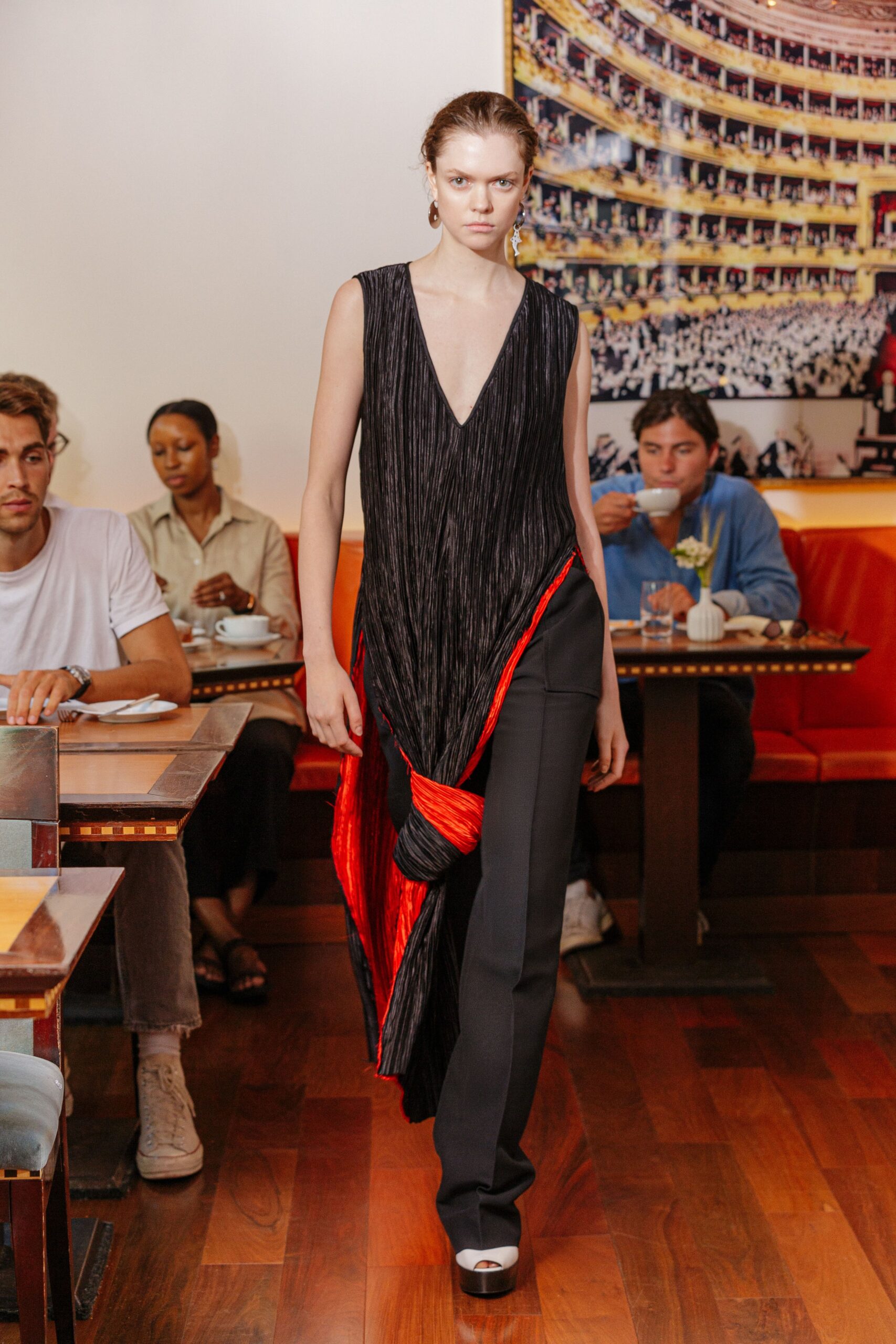 Marina Moscone Resort 22 Look 19