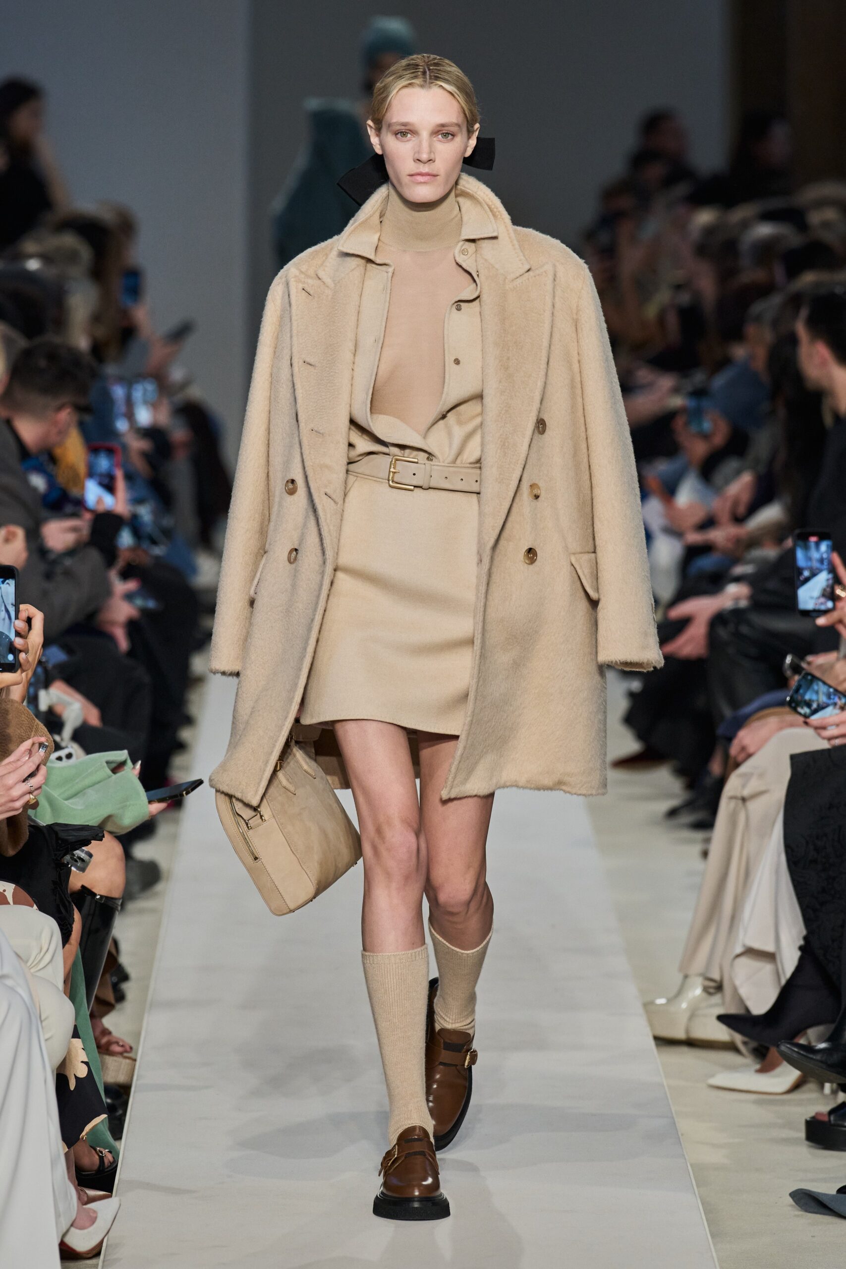 Max Mara F/W 23 Look 19