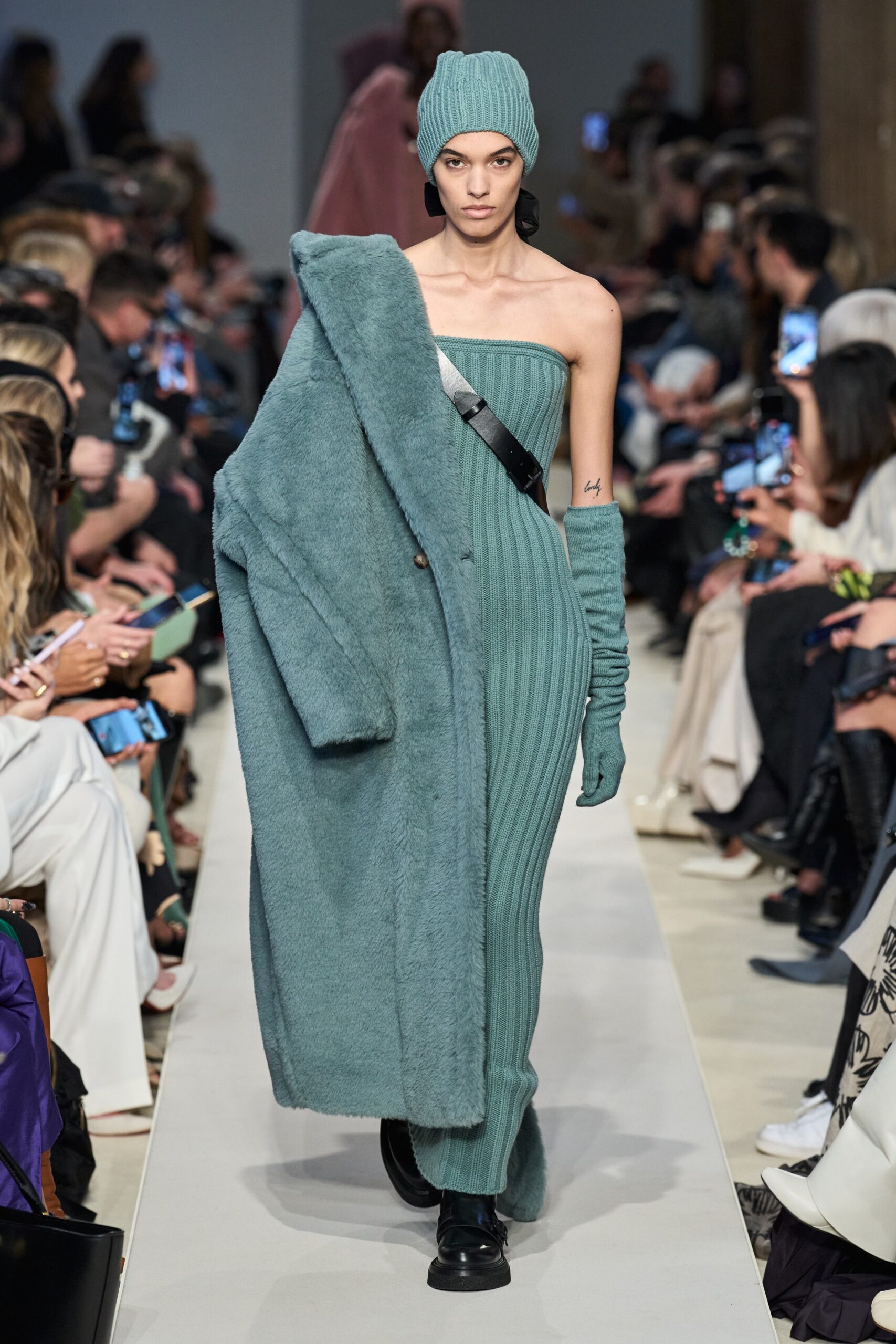 Max Mara F/W 23 Look 20