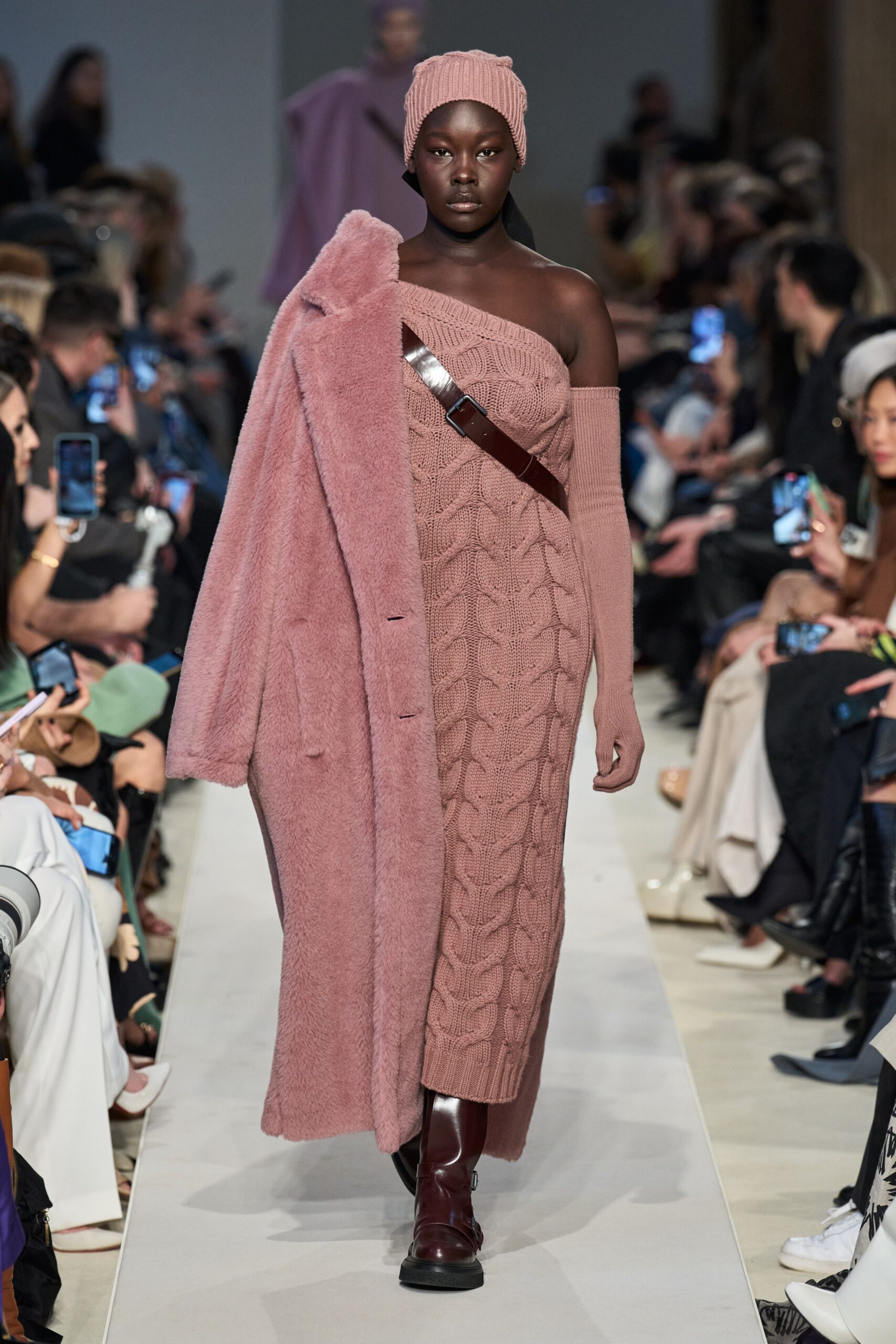 Max Mara F/W 23 Look 21