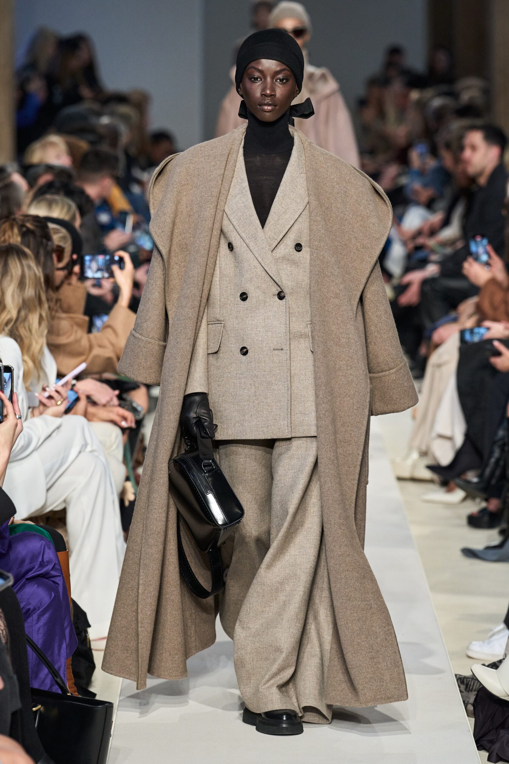 Max Mara F/W 23 Look 23