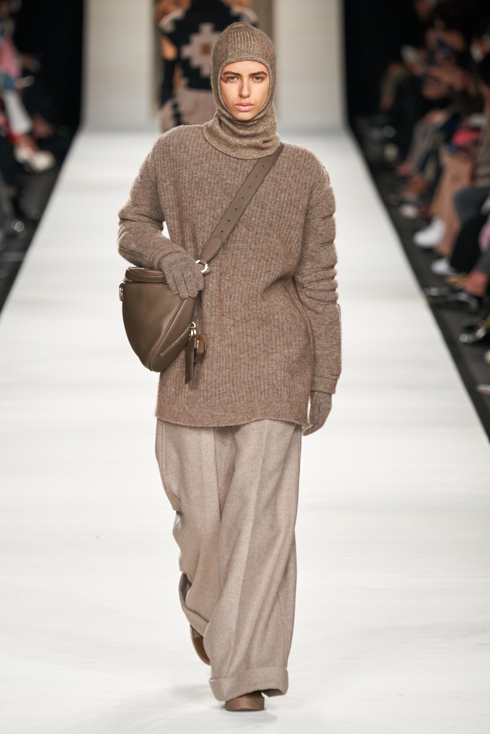 Max Mara F/W 22 Look 27