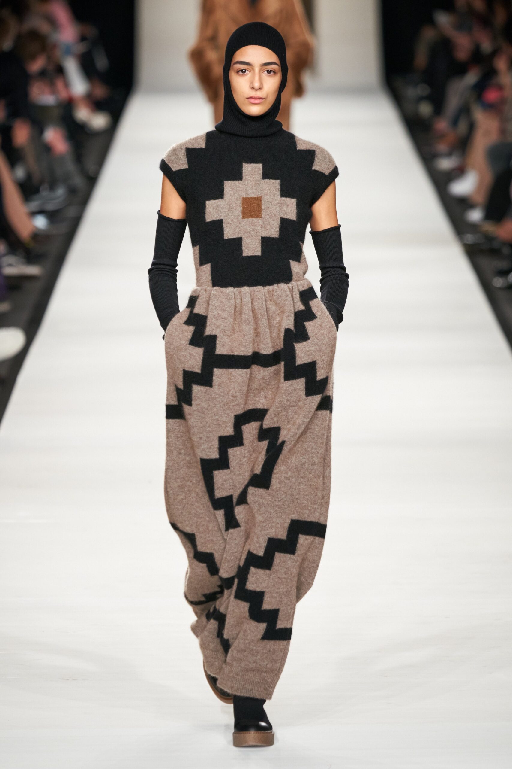 Max Mara F/W 22 Look 28