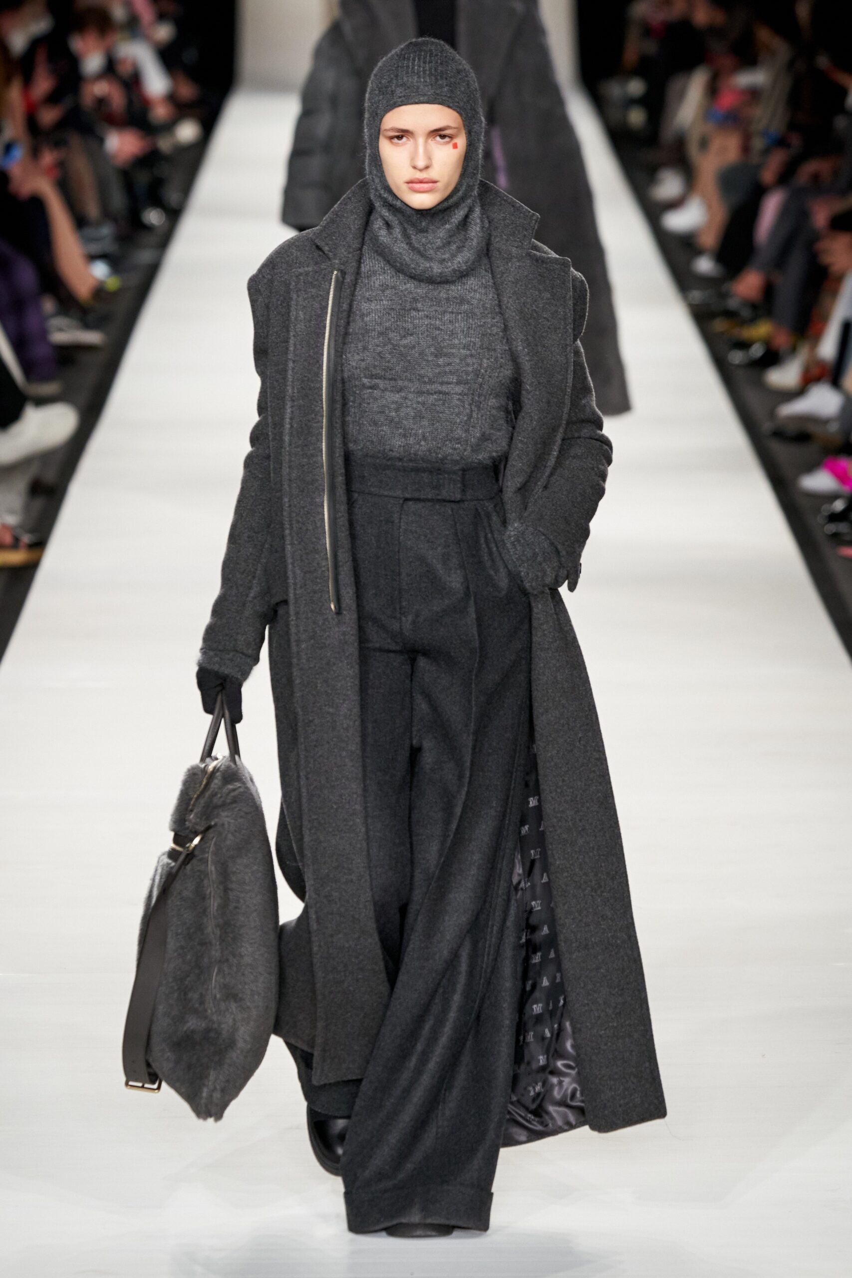 Max Mara F/W 22 Look 37