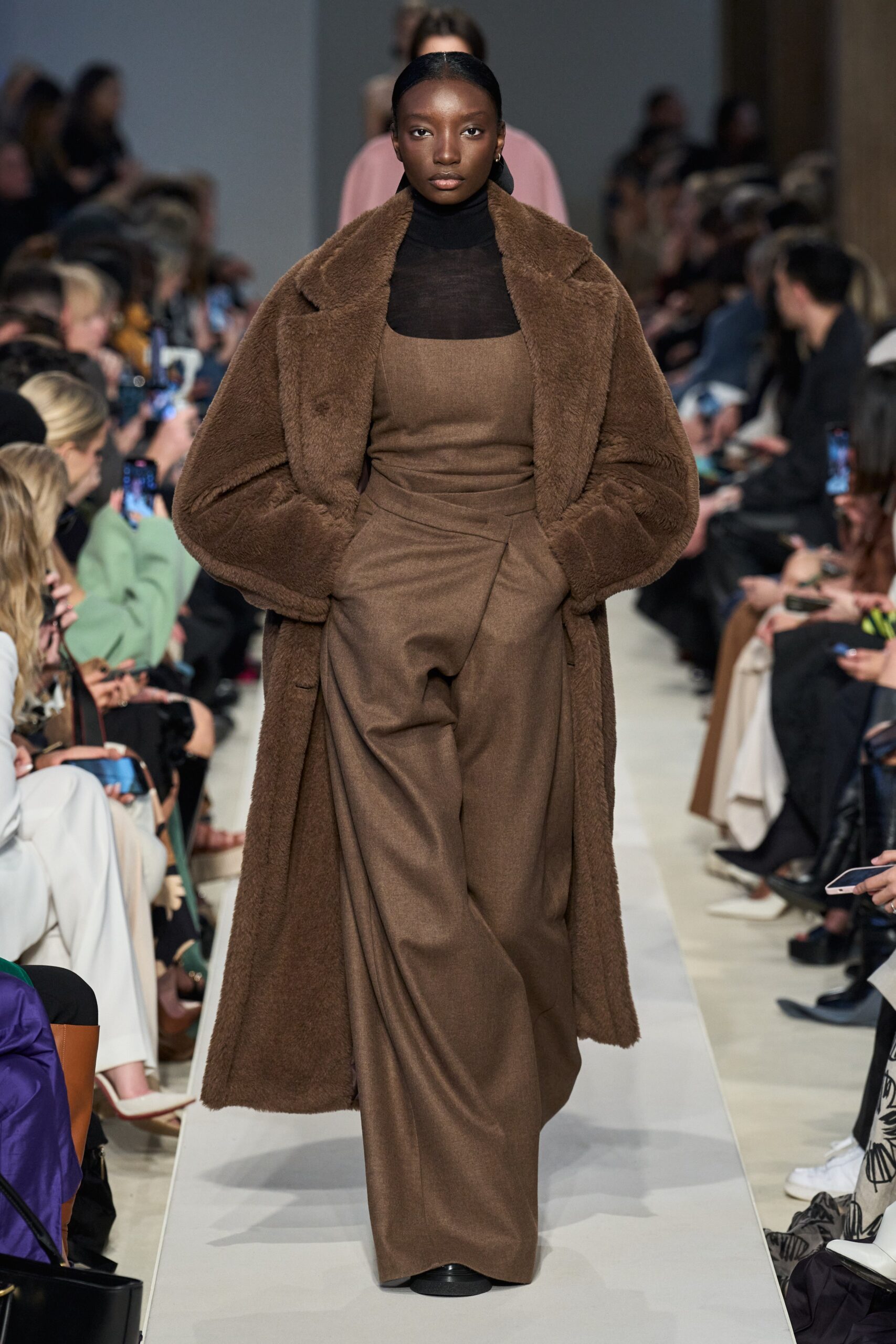 Max Mara F/W 23 Look 37