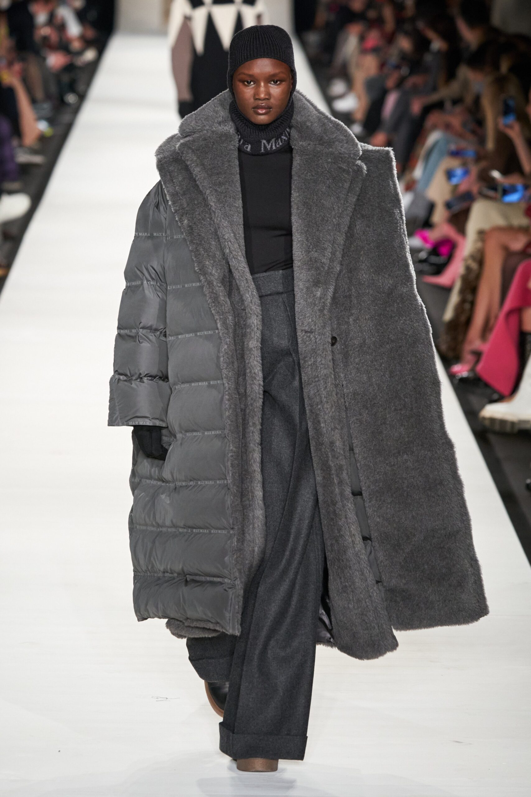 Max Mara F/W 22 Look 38