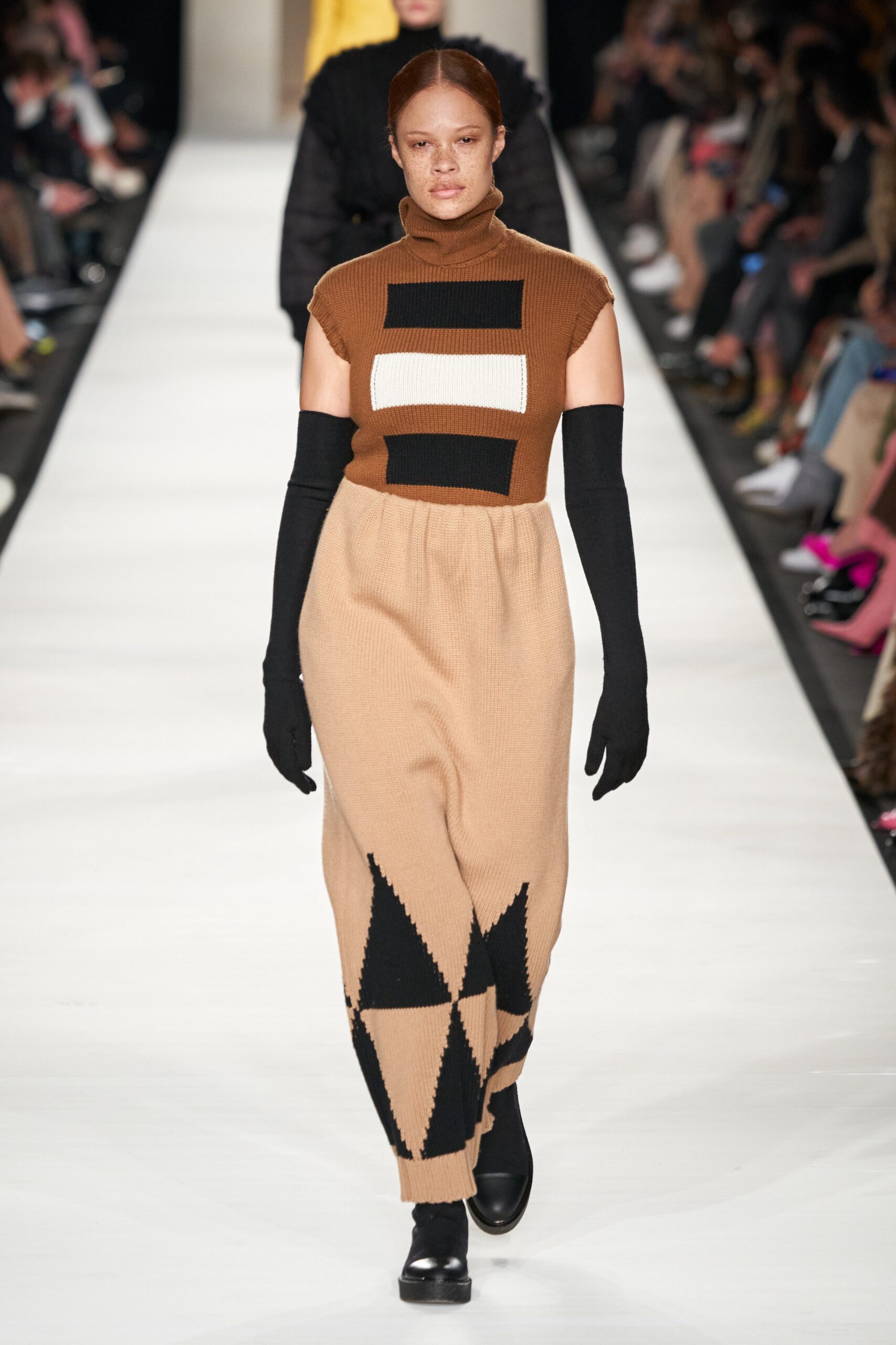 Max Mara F/W 22 Look 42
