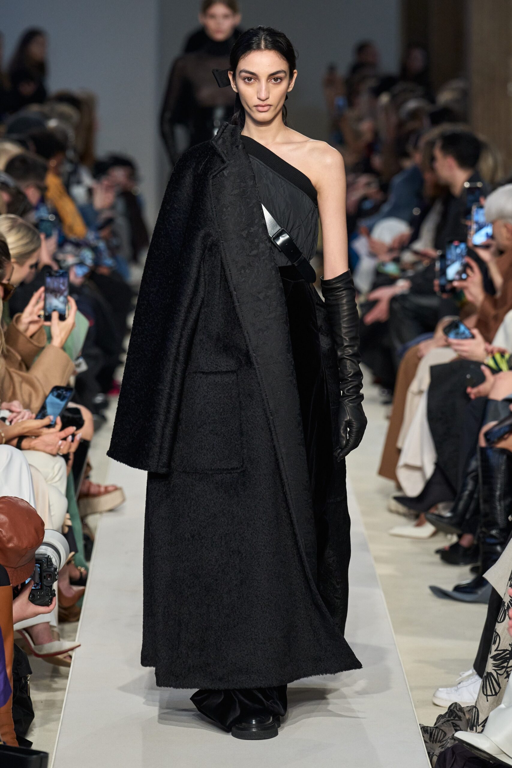 Max Mara F/W 23 Look 42
