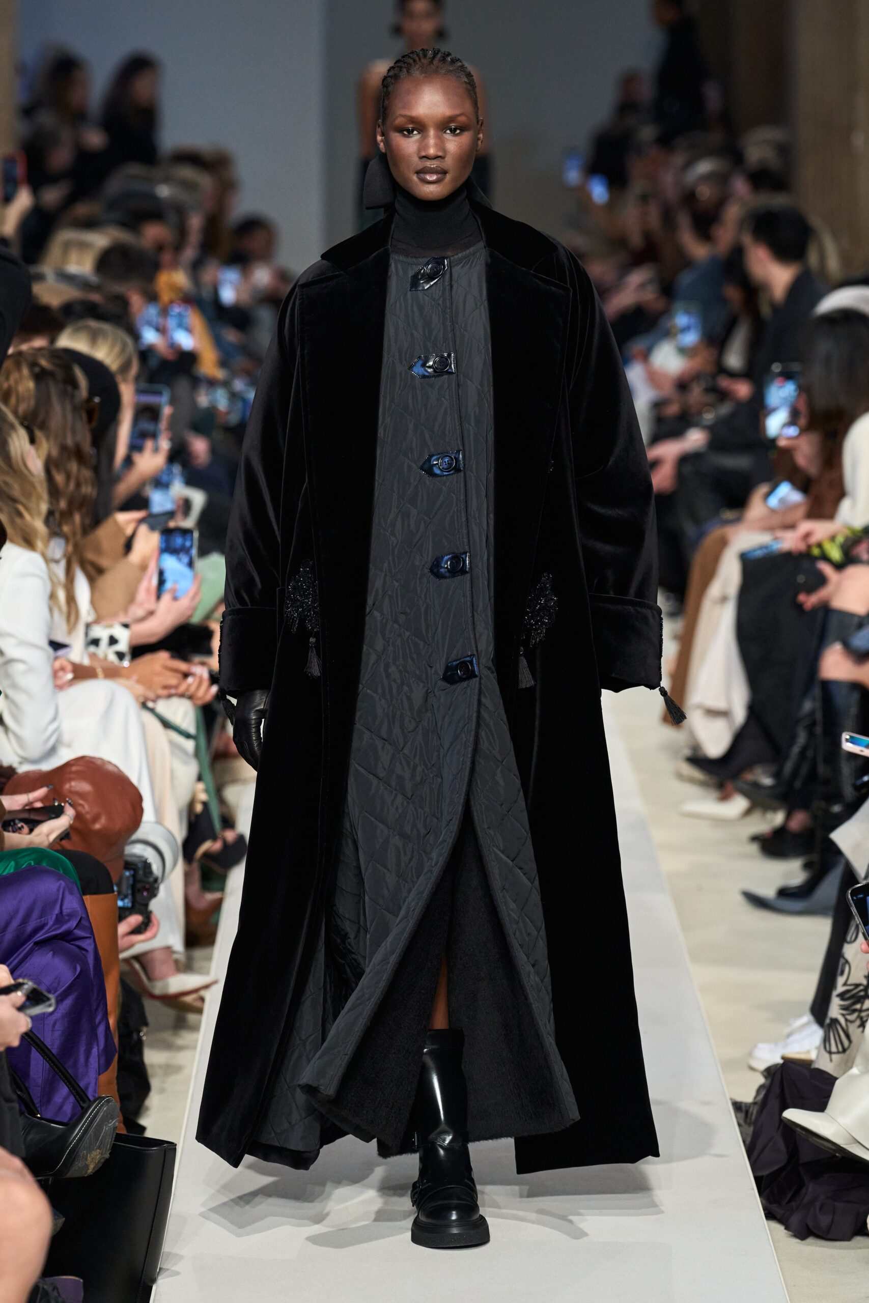 Max Mara F/W 23 Look 44