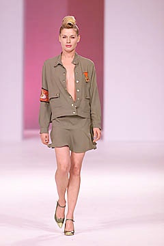 Matthew Williamson S/S 01 Look 37