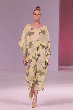 Matthew Williamson S/S 01 Look 38