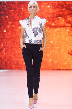 Matthew Williamson S/S 02 Look 20