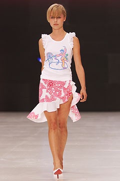Matthew Williamson S/S 02 Look 22