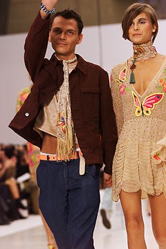 Matthew Williamson S/S 02 Look 35