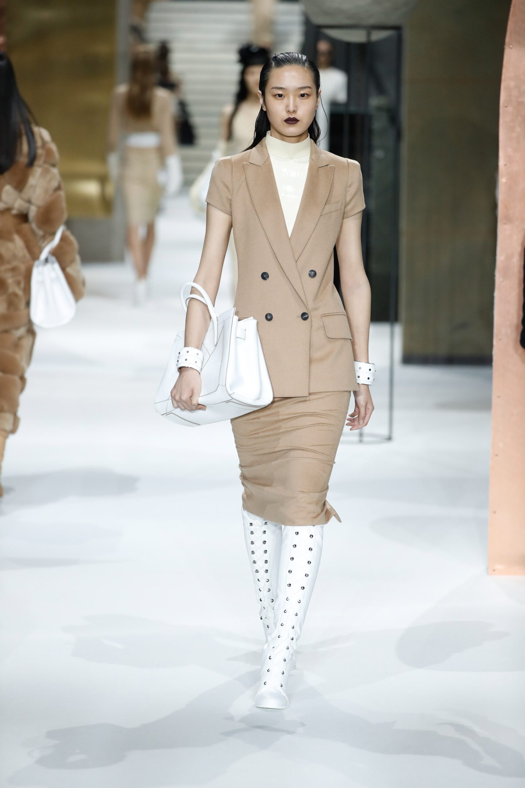 Max Mara F/W 17 Look 32